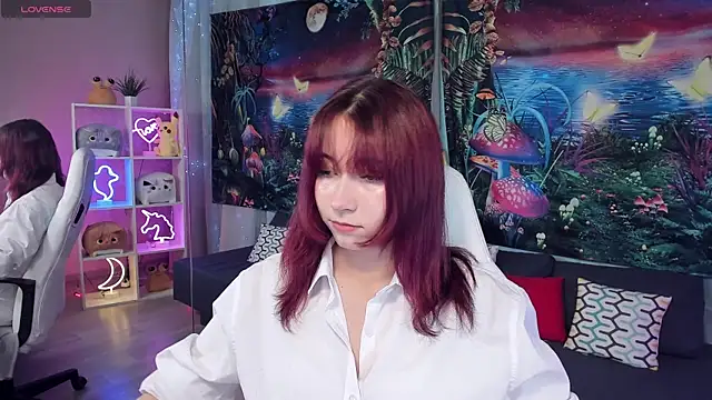 Snapshot of ClaraParks chatting on September 19, 6:12 pm ClaraParks online show from September 19, 6:12 pm