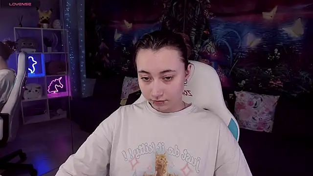 ClaraParks online show from April 2, 7:42 pm