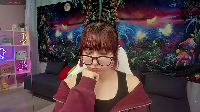 Snapshot of ClaraParks chatting on November 15, 4:55 pm ClaraParks online show from November 15, 4:55 pm