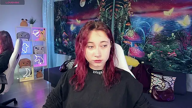 Snapshot of ClaraParks chatting on September 18, 6:55 pm ClaraParks online show from September 18, 6:55 pm