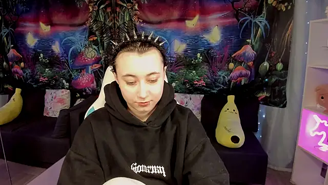 ClaraParks online show from April 11, 7:27 am