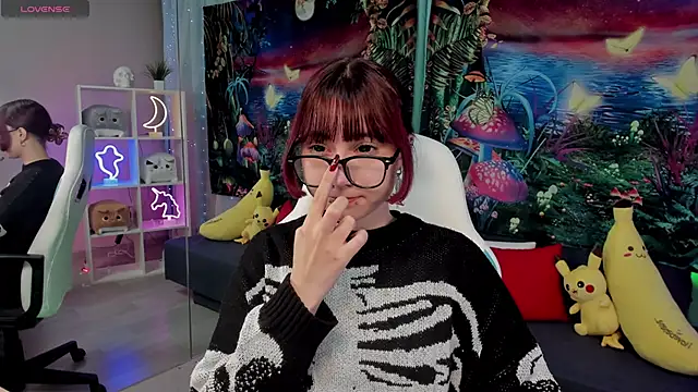 Snapshot of ClaraParks chatting on November 5, 6:33 pm ClaraParks online show from November 5, 6:33 pm