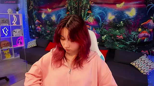 Snapshot of ClaraParks chatting on November 24, 7:14 pm ClaraParks online show from November 24, 7:14 pm