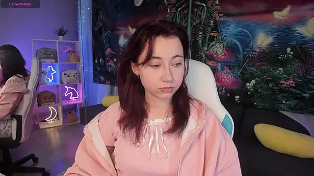 Snapshot of ClaraParks chatting on October 25, 6:08 pm ClaraParks online show from October 25, 6:08 pm