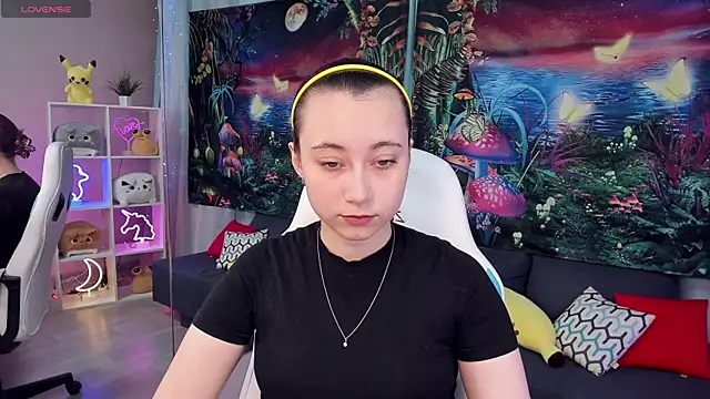 Snapshot of ClaraParks chatting on October 17, 5:59 pm ClaraParks online show from October 17, 5:59 pm