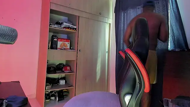 CorvisXnc0012 online show from October 13, 7:04 pm