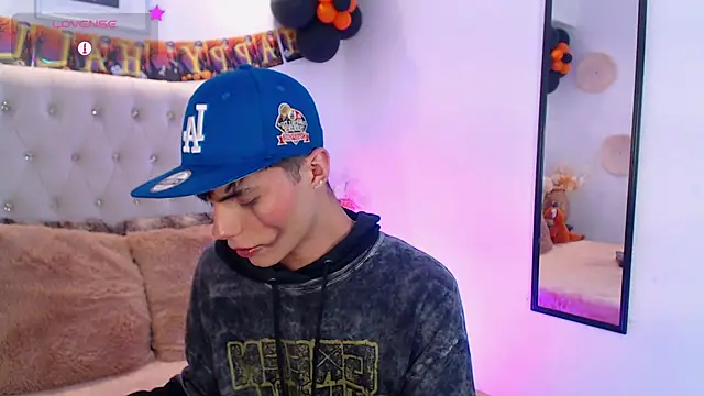 Snapshot of Dulcey_ chatting on October 25, 6:01 am Dulcey online show from October 25, 6:01 am