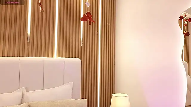 Dulcey  online show from February 12, 6:02 am