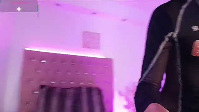 Snapshot of Dulcey_ chatting on September 18, 8:23 pm Dulcey online show from September 18, 8:23 pm