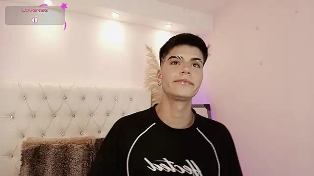 Snapshot of Dulcey_ chatting on November 4, 9:07 pm Dulcey online show from November 4, 9:07 pm