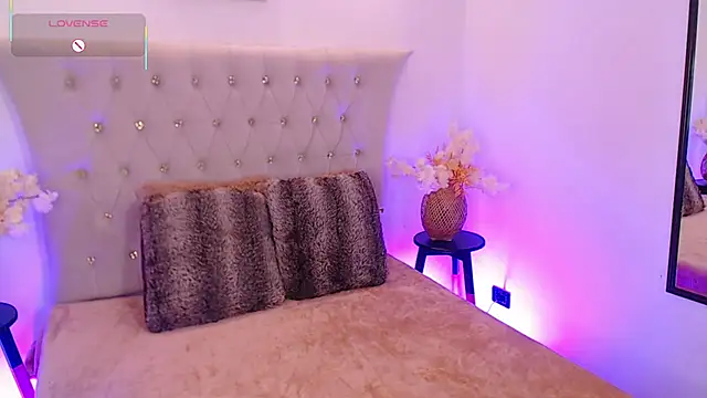 Snapshot of Dulcey_ chatting on November 30, 5:41 am Dulcey online show from November 30, 5:41 am