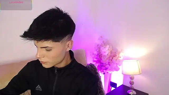 Snapshot of Dulcey_ chatting on September 25, 3:45 am Dulcey online show from September 25, 3:45 am