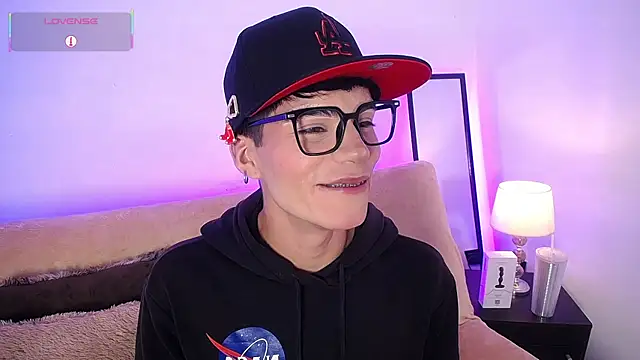 Dulcey  online show from January 7, 4:28 am