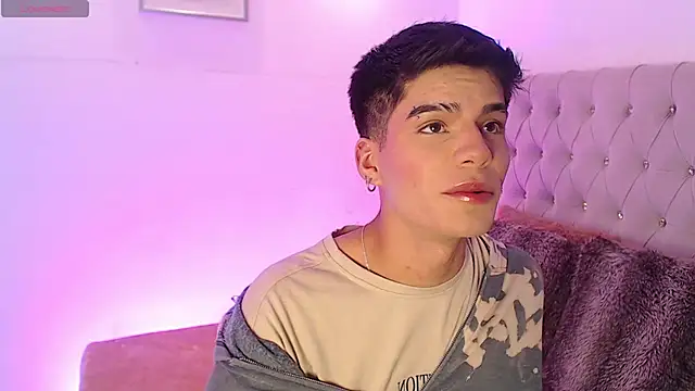 Snapshot of Dulcey_ chatting on November 13, 4:49 am Dulcey online show from November 13, 4:49 am