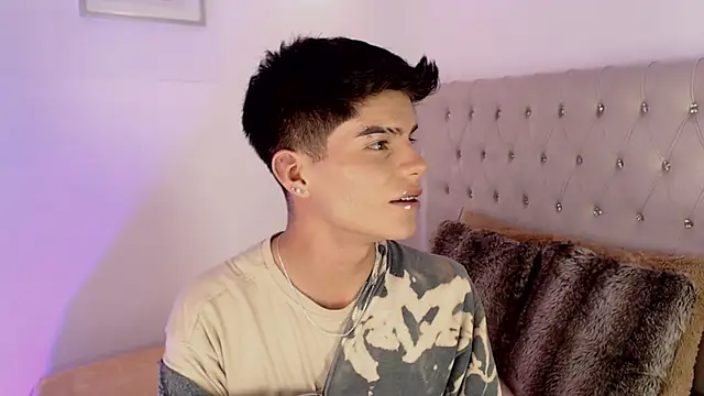 Snapshot of Dulcey_ chatting on October 5, 12:23 am Dulcey online show from October 5, 12:23 am