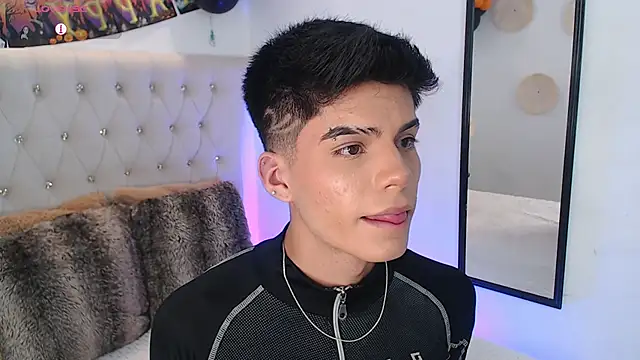 Snapshot of Dulcey_ chatting on October 12, 4:03 am Dulcey online show from October 12, 4:03 am