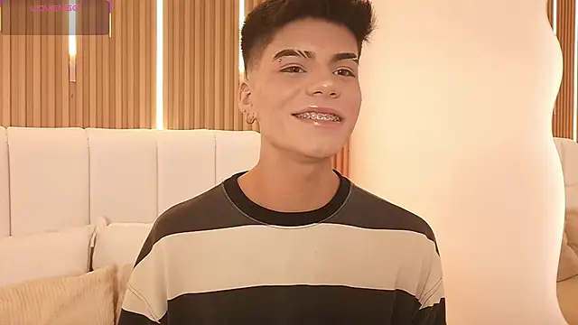 Dulcey  online show from March 11, 5:23 am