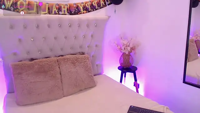 Snapshot of Dulcey_ chatting on October 20, 4:14 am Dulcey online show from October 20, 4:14 am