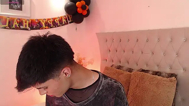 Snapshot of Dulcey_ chatting on October 17, 4:05 am Dulcey online show from October 17, 4:05 am