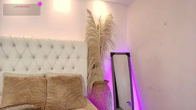 Snapshot of Dulcey_ chatting on November 5, 9:34 am Dulcey online show from November 5, 9:34 am