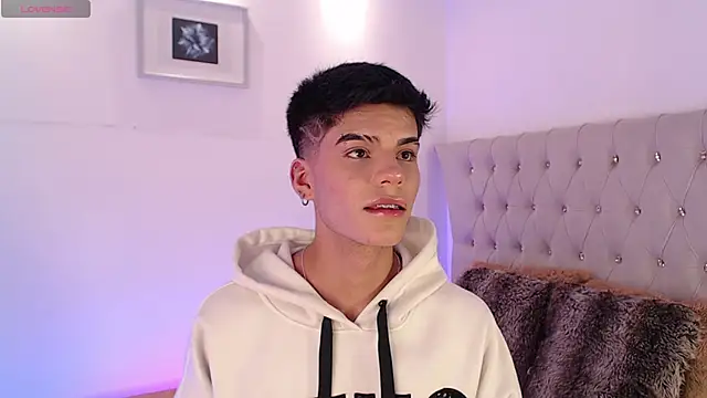 Snapshot of Dulcey_ chatting on November 8, 4:49 am Dulcey online show from November 8, 4:49 am