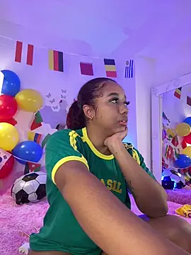 Snapshot of _Zahara_ chatting on June 16, 10:54 pm Zahara online show from June 16, 10:54 pm
