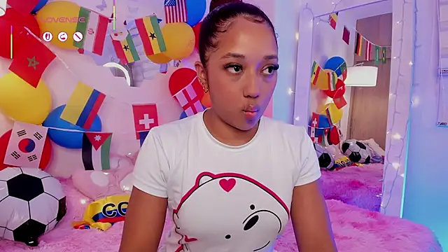 Snapshot of _Zahara_ chatting on July 1, 11:49 pm Zahara online show from July 1, 11:49 pm