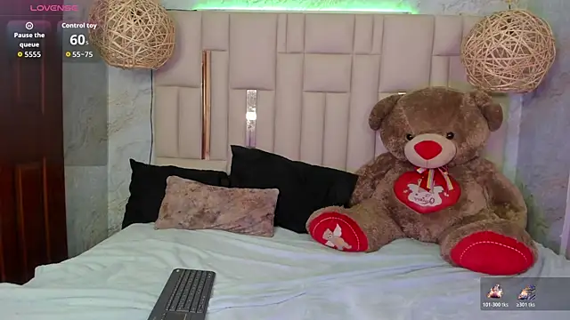 NikkyyRed online show from November 13, 2:26 am