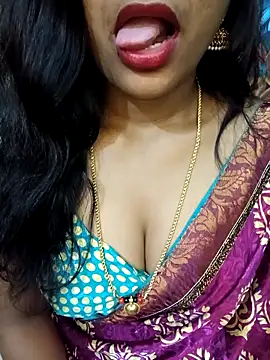 Snapshot of Dharshini_7 chatting on October 21, 6:29 pm Dharshini 7 online show from October 21, 6:29 pm
