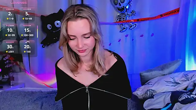 Snapshot of EllaBloom chatting on October 29, 3:44 pm EllaBloom online show from October 29, 3:44 pm