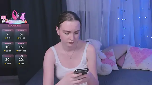 EllaBloom online show from September 10, 3:00 pm
