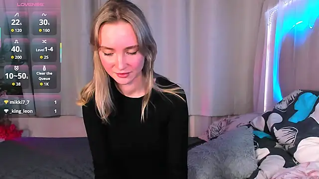 Snapshot of EllaBloom chatting on November 7, 5:39 pm EllaBloom online show from November 7, 5:39 pm