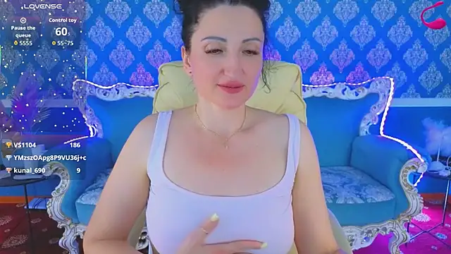 Snapshot of MissRossi chatting on June 17, 7:30 am MissRossi online show from June 17, 7:30 am