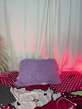 Miaa rosses3 online show from April 1, 9:23 pm