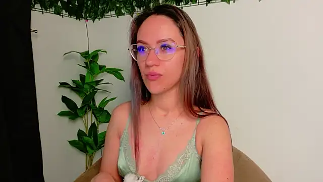 EvaBllake online show from April 22, 5:25 am