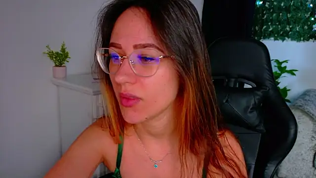 Snapshot of EvaBllake chatting on February 18, 6:22 am EvaBllake online show from February 18, 6:22 am