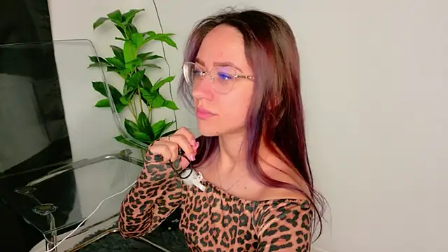 EvaBllake online show from April 3, 5:14 am