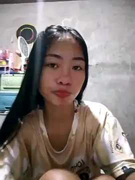 Snapshot of SweetMissPinay18 chatting on May 12, 8:15 pm SweetMissPinay18 online show from May 12, 8:15 pm