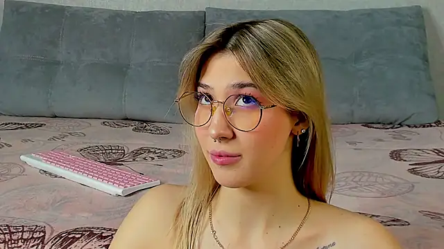 Bella svon online show from October 27, 6:09 pm