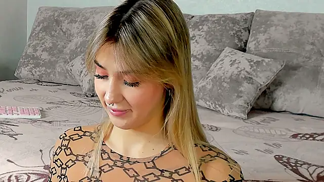 Bella svon online show from November 16, 9:25 am