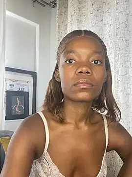 prettydollyy online show from March 13, 6:40 am