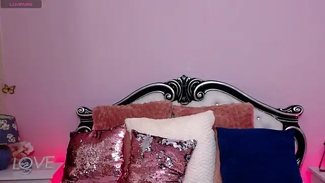 SweetySasha18 online show from May 28, 5:19 pm