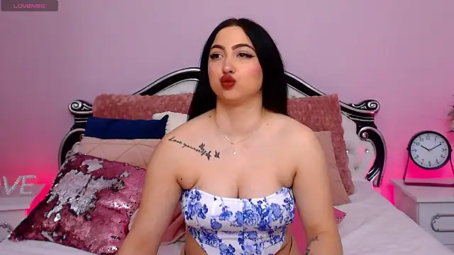 SweetySasha18 online show from May 22, 5:22 pm