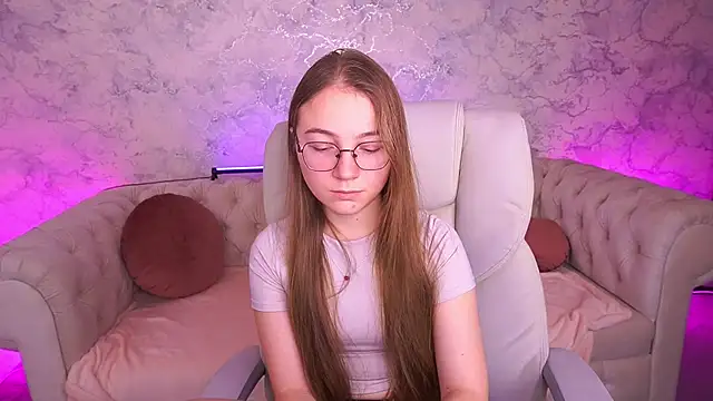 ArrinaWairr online show from December 18, 9:03 am