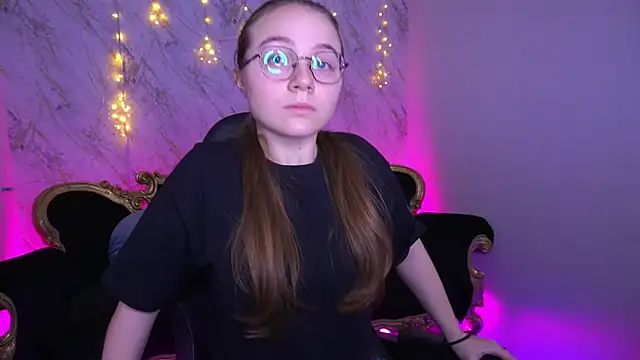 ArrinaWairr online show from February 9, 8:45 am