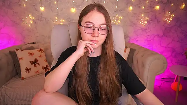 ArrinaWairr online show from March 23, 7:41 am