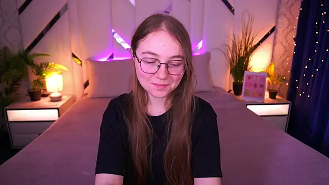 ArrinaWairr online show from February 11, 8:58 am