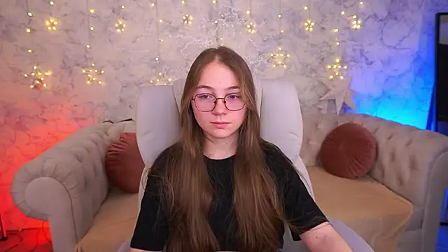 ArrinaWairr online show from February 4, 9:04 am