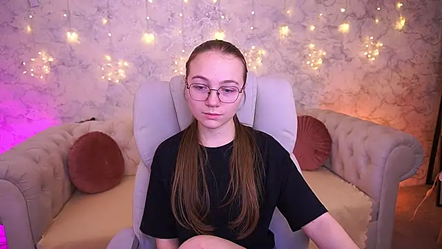 ArrinaWairr online show from February 23, 8:48 am