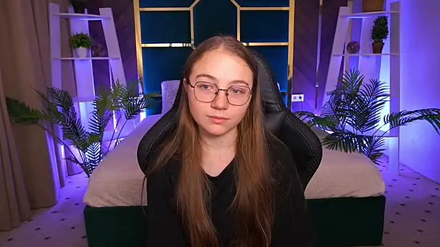 ArrinaWairr online show from October 28, 8:46 am